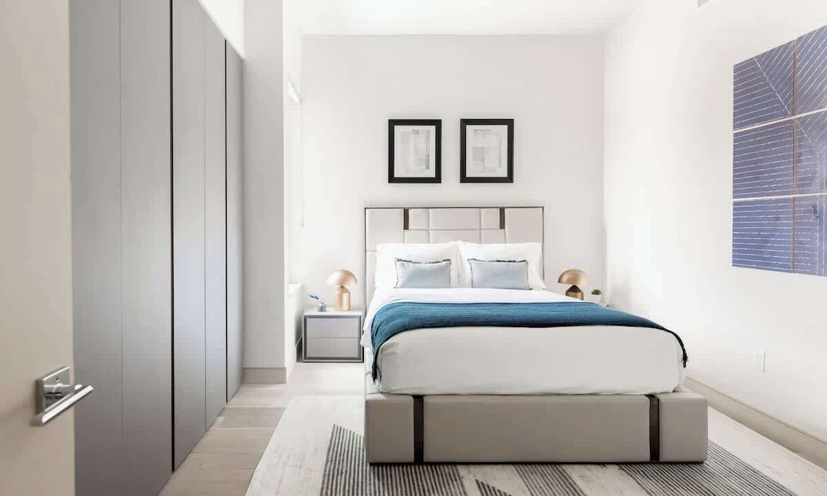 Photo of Bedroom in Jefferson Park