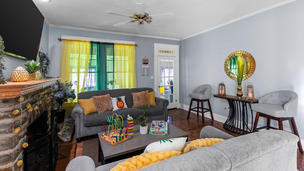 Photo of Livingroom in Lochearn