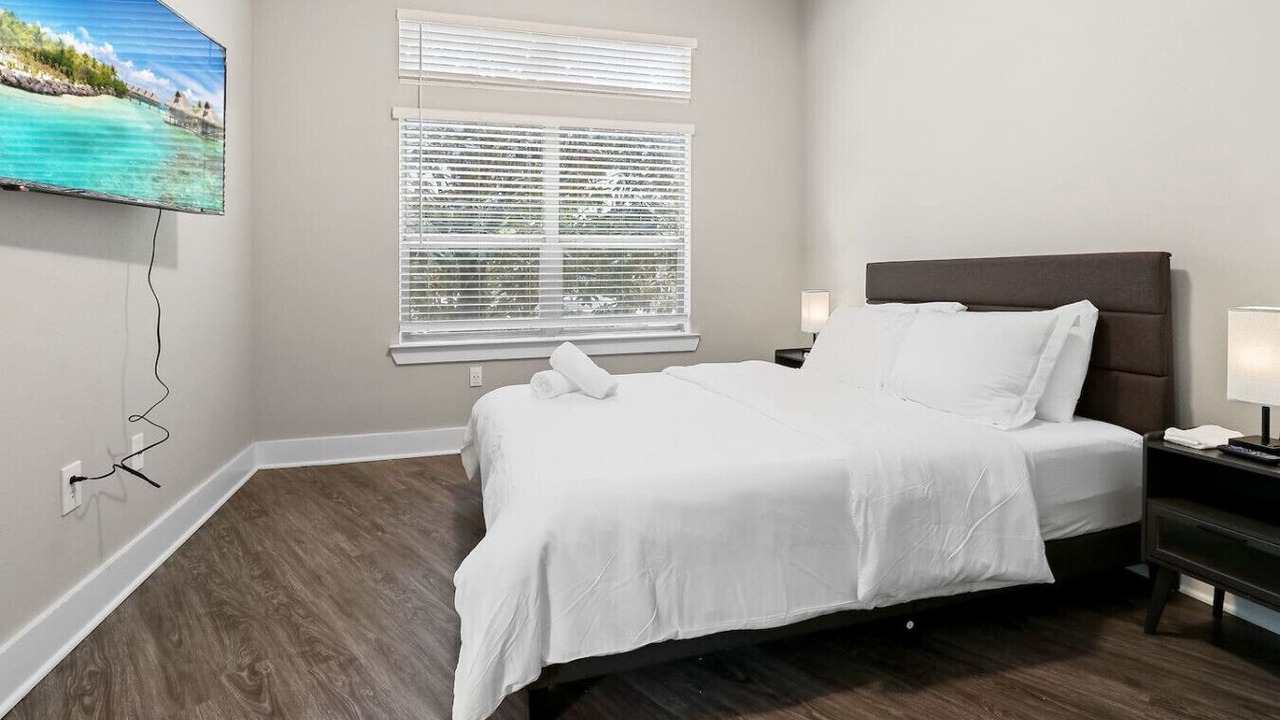 Photo of Bedroom in Nassau Bay