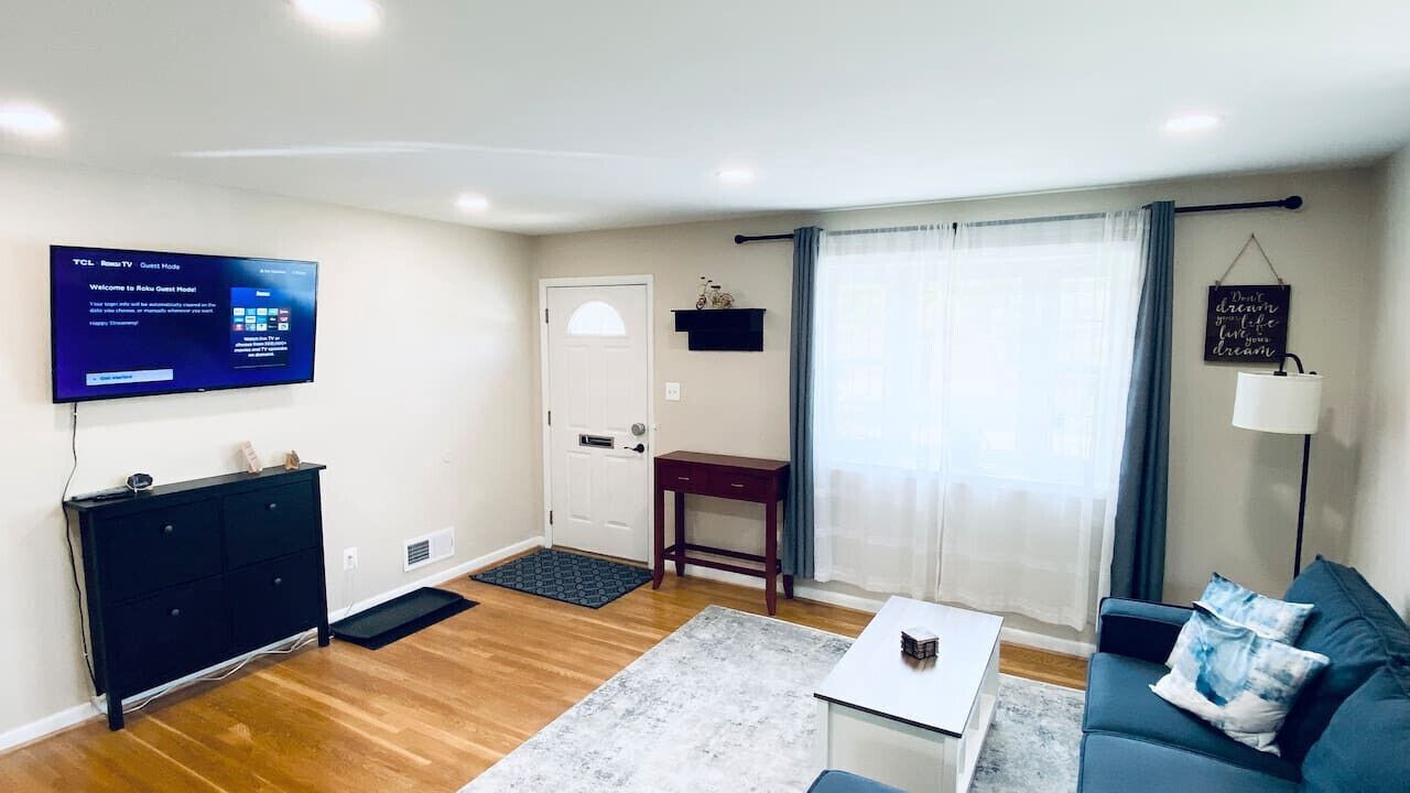 Photo of Livingroom in North Bethesda