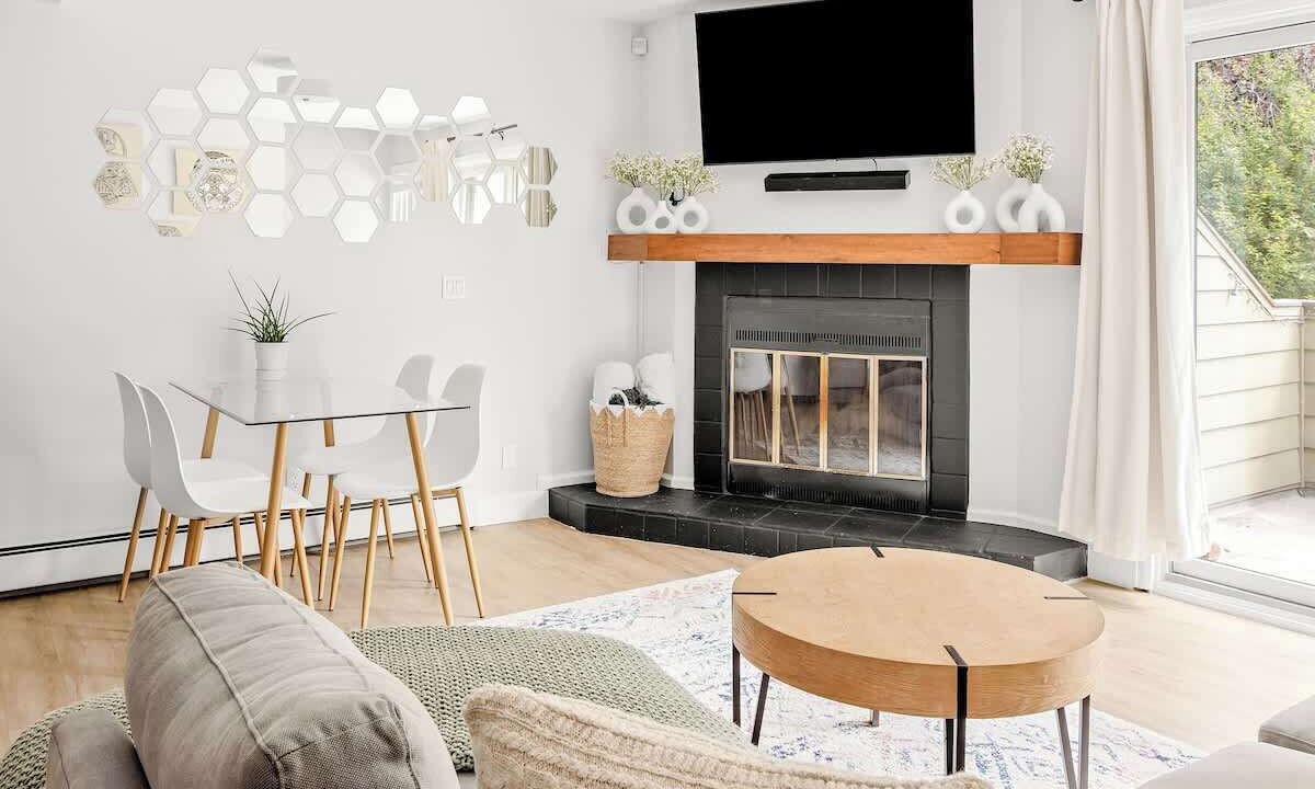 Photo of Livingroom in Winding Trail