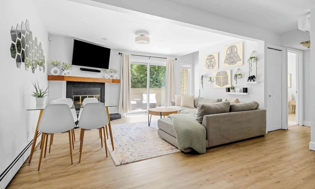 Photo of Livingroom in Winding Trail