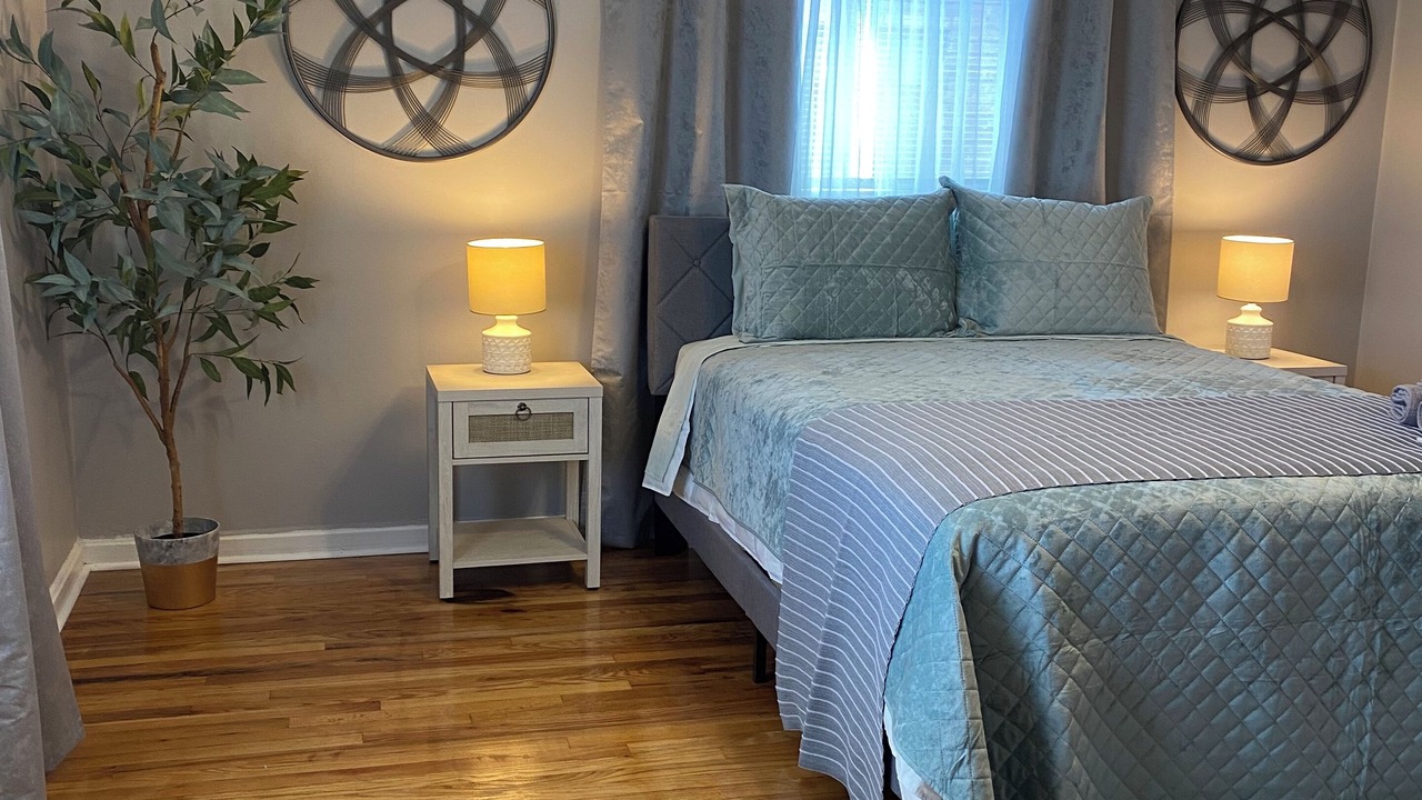 Photo of Bedroom in Roselawn Finance