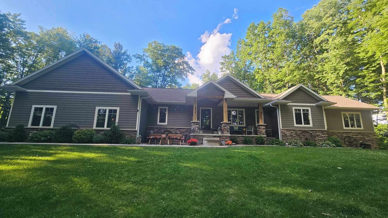 Photo of Outdoor in Abrams