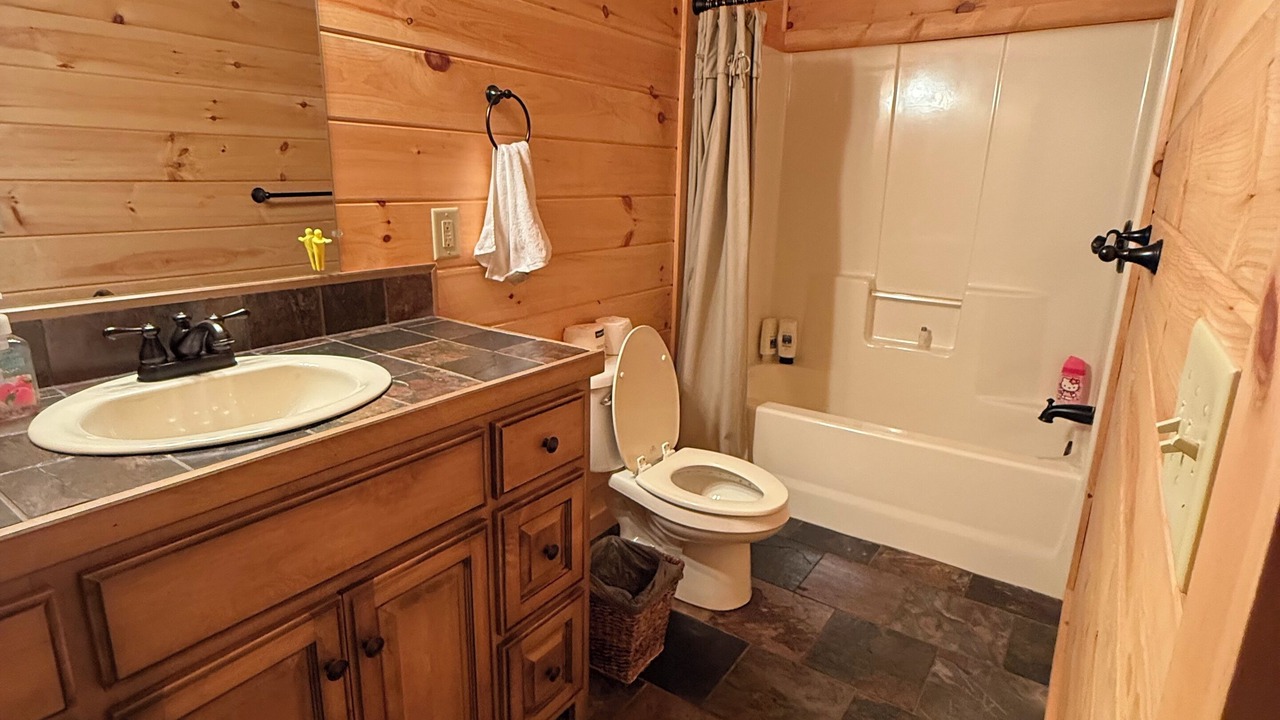 Photo of Bathroom in Copperhill