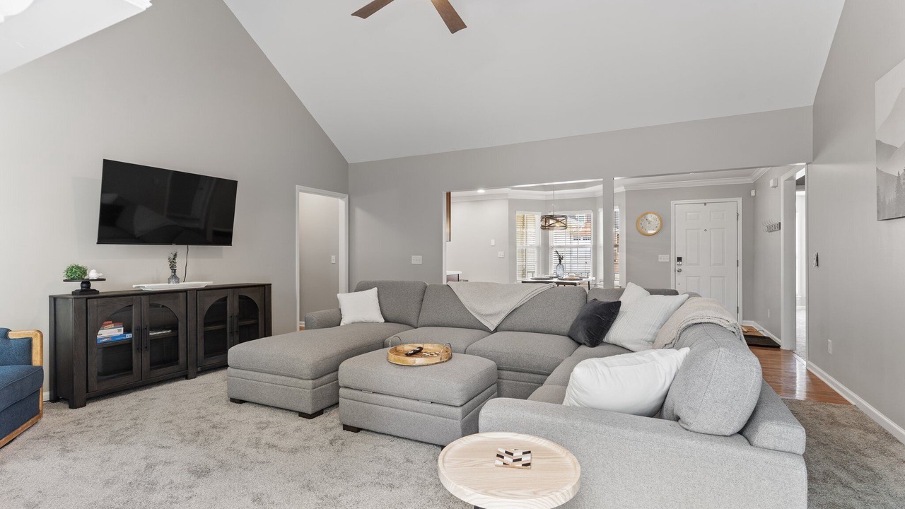 Photo of Livingroom in Collegedale