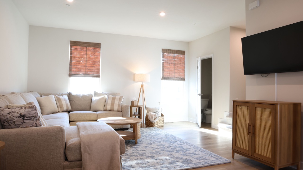 Photo of Livingroom in Bayside