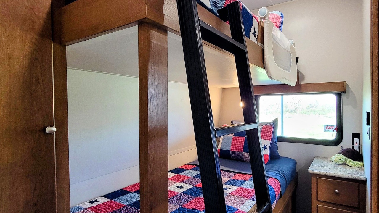 Photo of Bedroom in Smithville