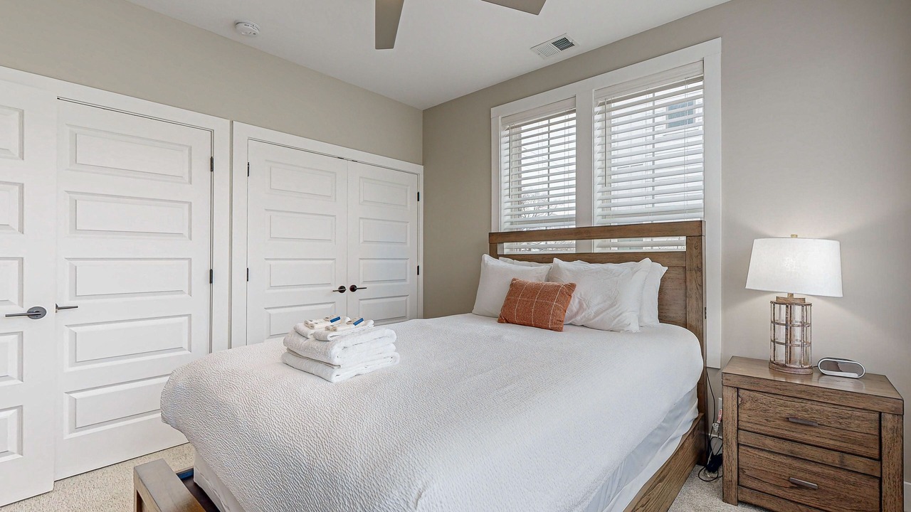 Photo of Bedroom in Inglewood