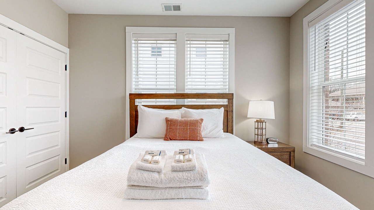 Photo of Bedroom in Inglewood