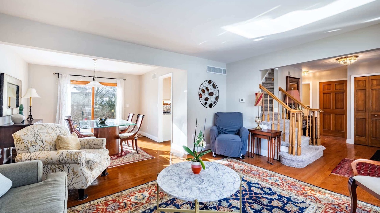 Photo of Livingroom in Thurston