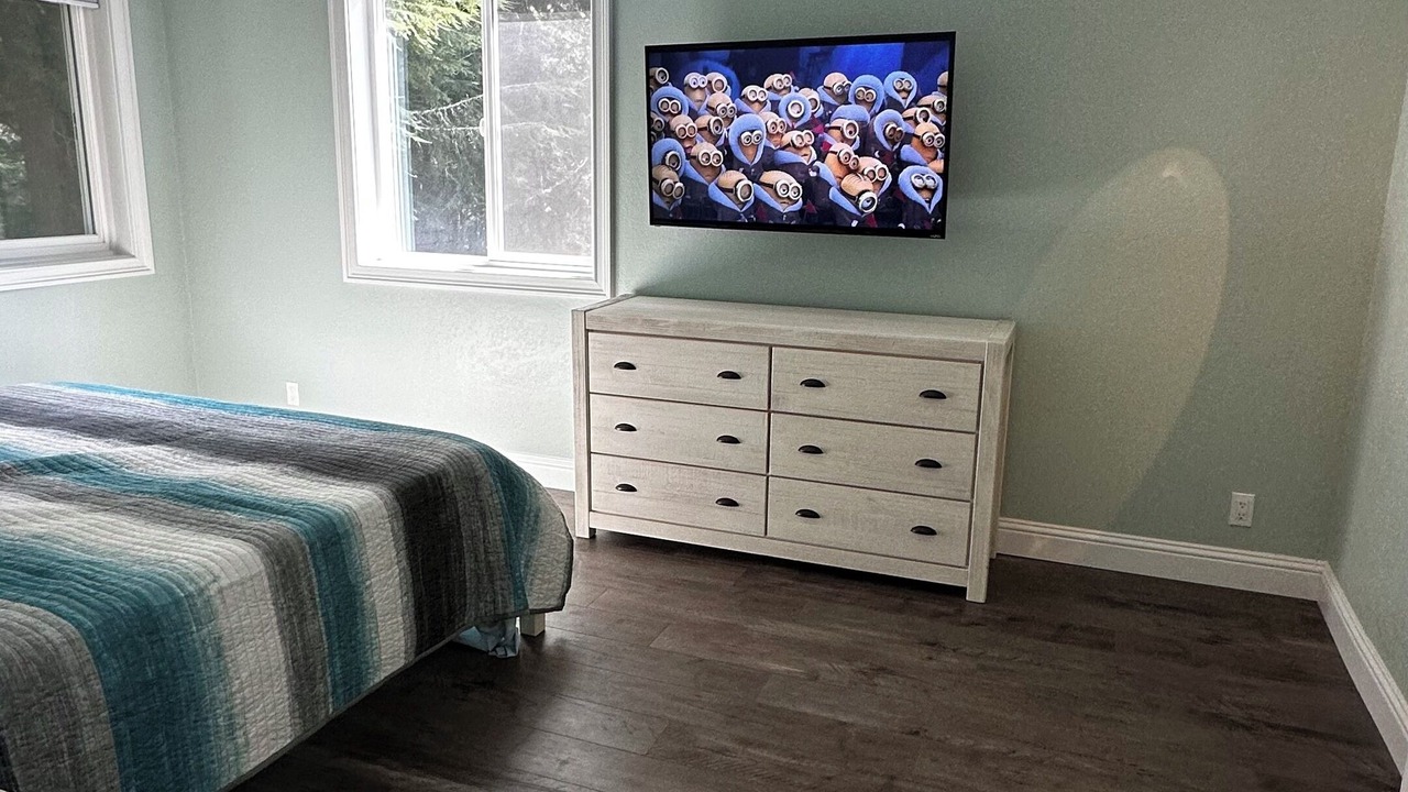 Photo of Bedroom in Reedsport