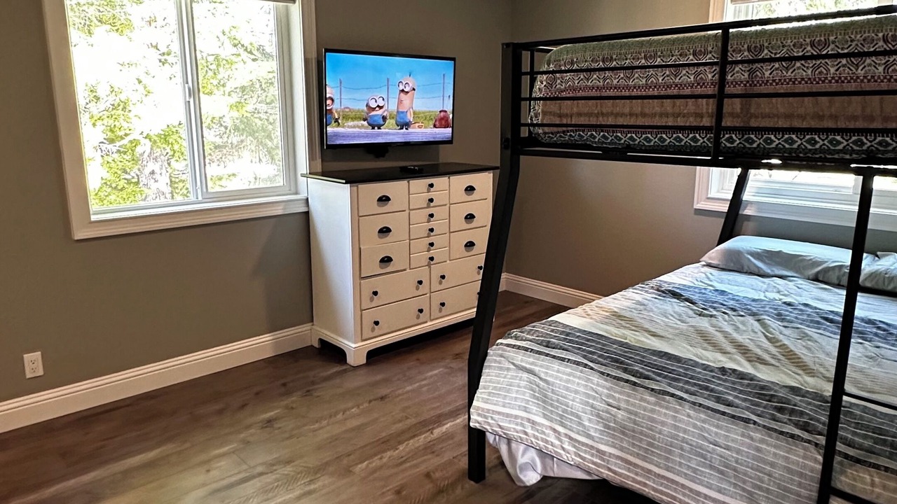 Photo of Bedroom in Reedsport