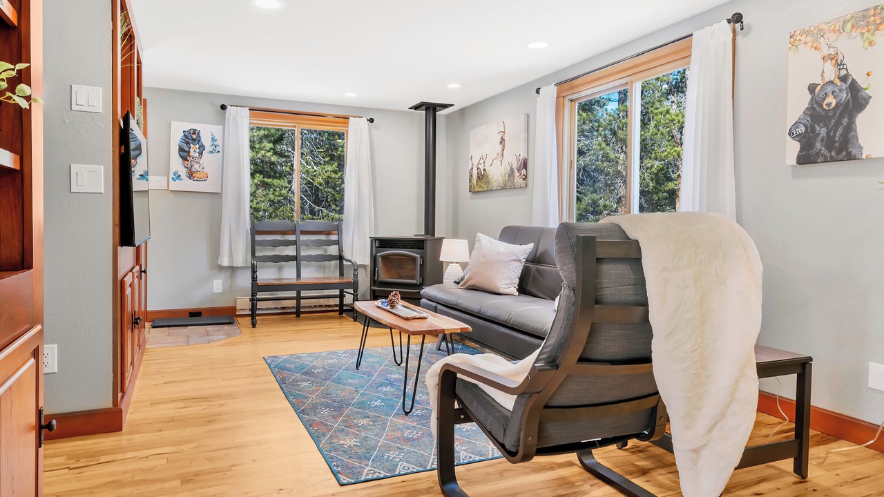 Photo of Livingroom in Coal Creek Canyon