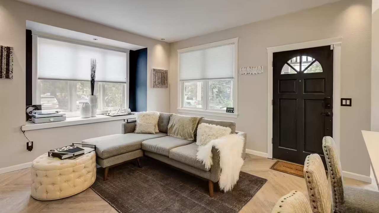 Photo of Livingroom in Central Boulder