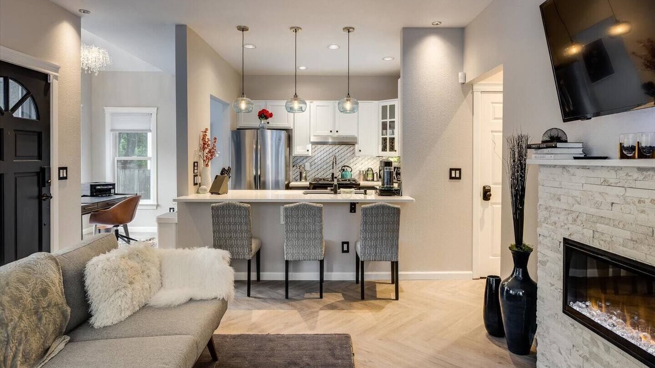 Photo of Livingroom in Central Boulder
