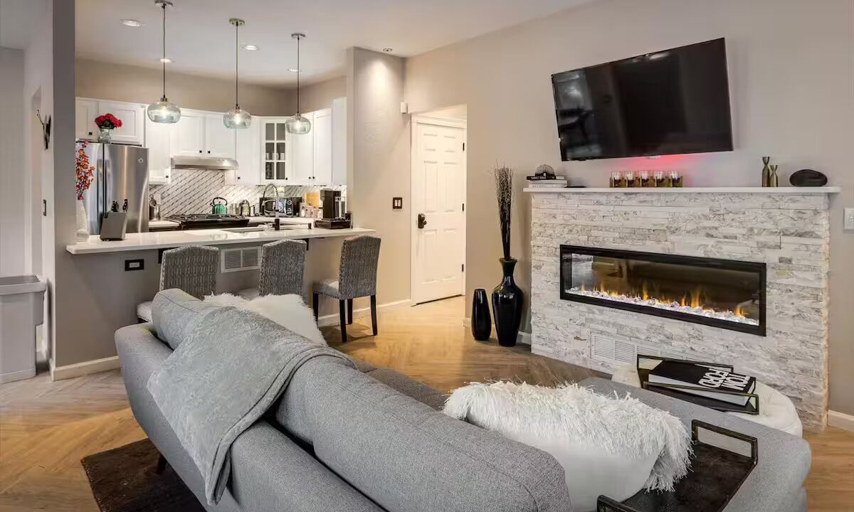 Photo of Livingroom in Central Boulder