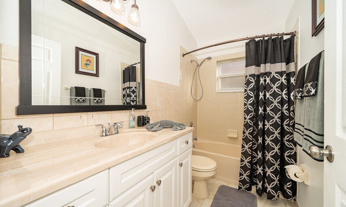 Photo of Bathroom in Crescent Lakes