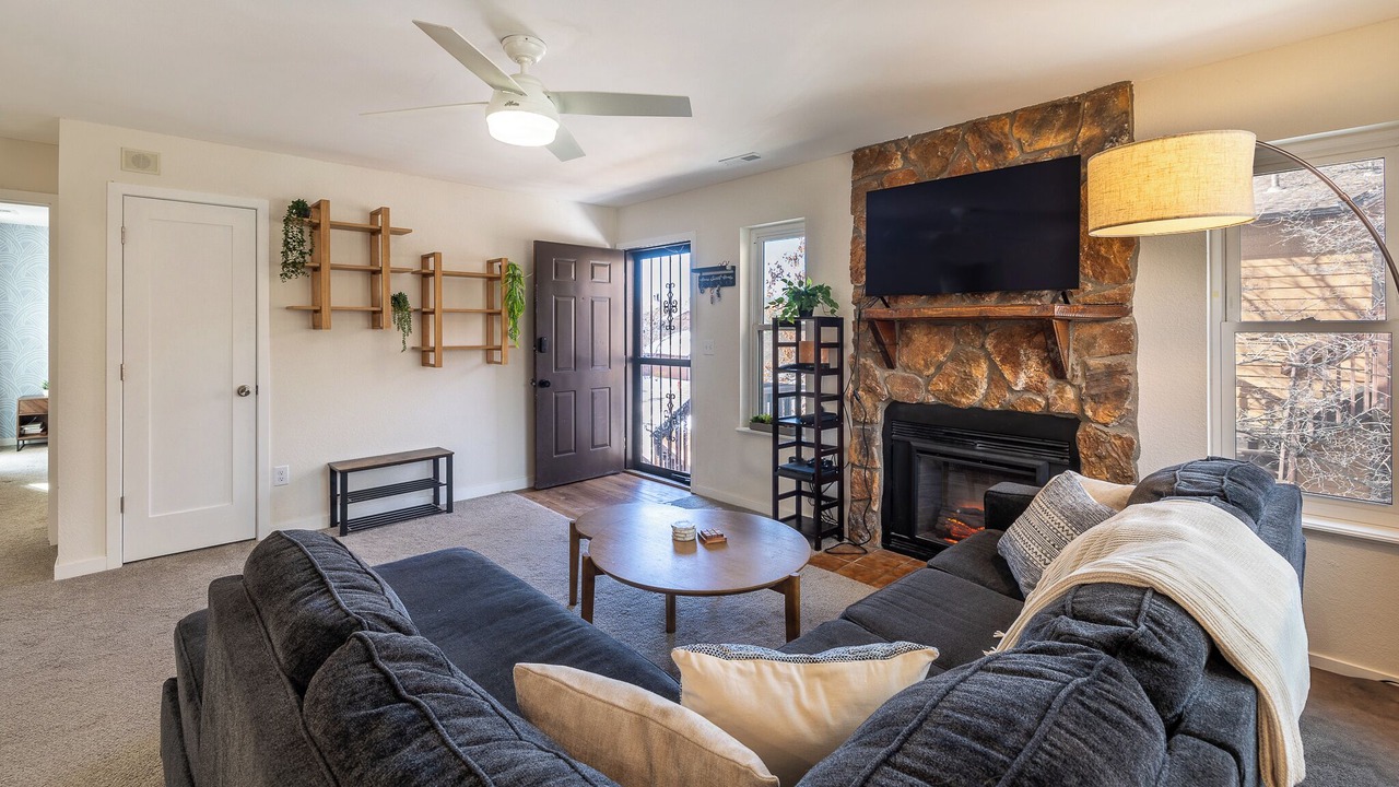 Photo of Livingroom in West Westminster