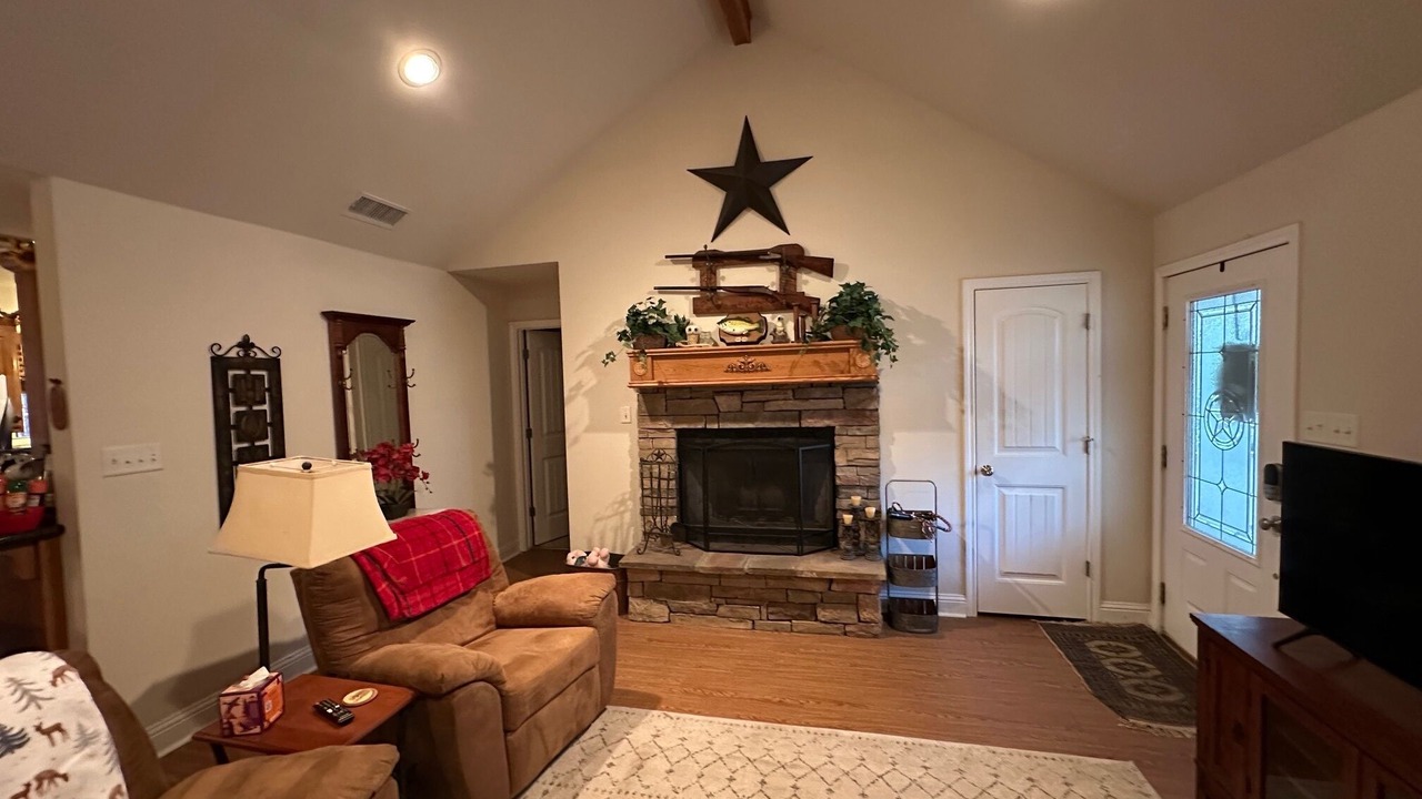 Photo of Livingroom in Holly Lake Ranch