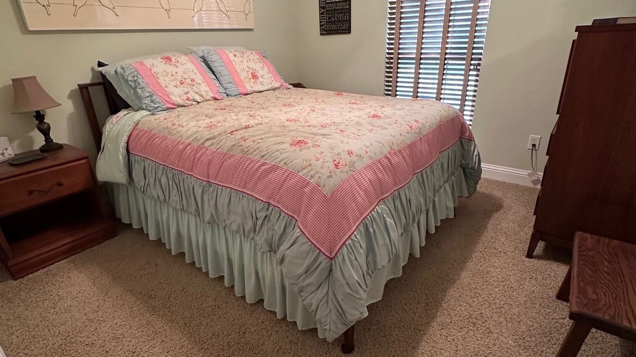 Photo of Bedroom in Holly Lake Ranch