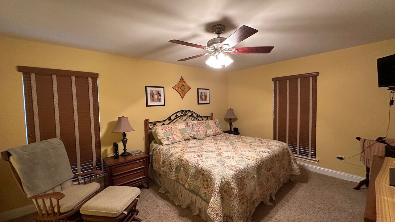 Photo of Bedroom in Holly Lake Ranch