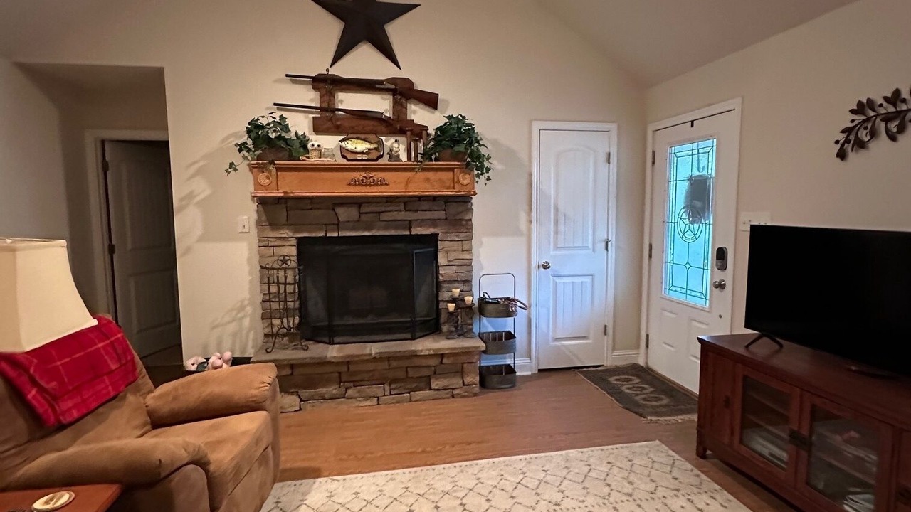 Photo of Livingroom in Holly Lake Ranch