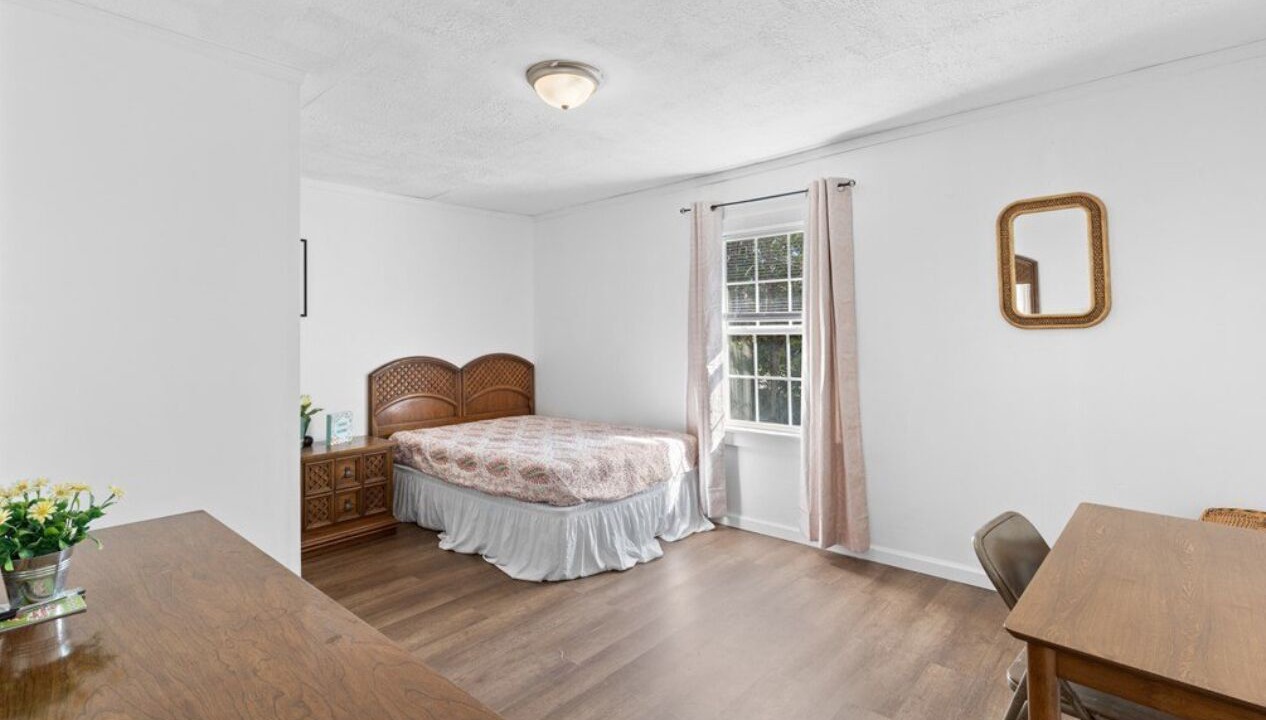 Photo of Bedroom in Moundsville