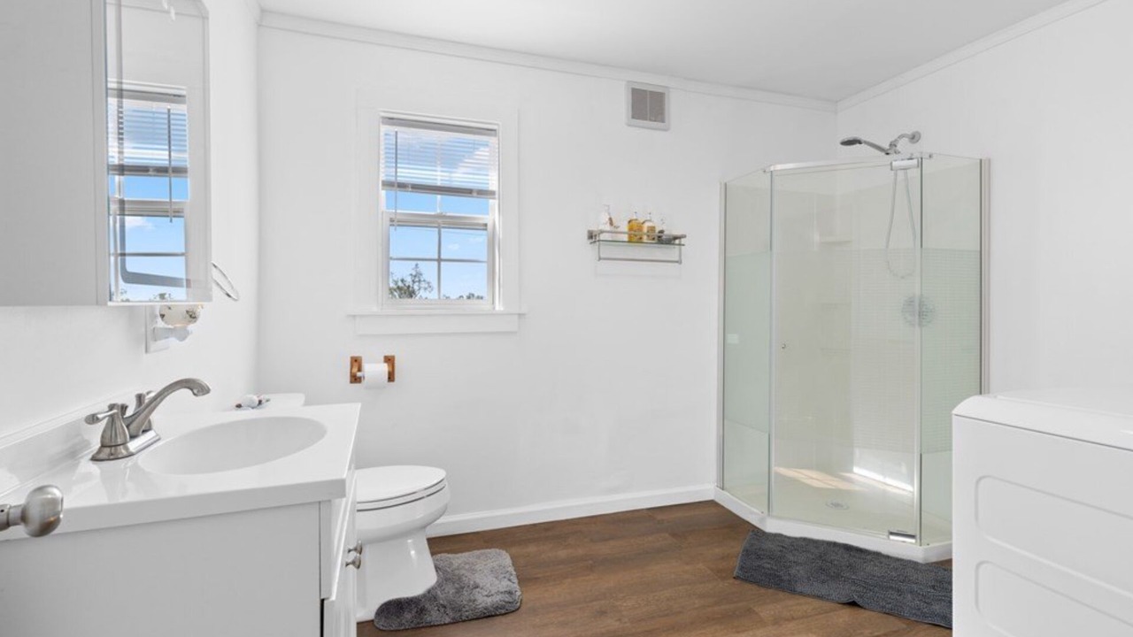 Photo of Bathroom in Moundsville