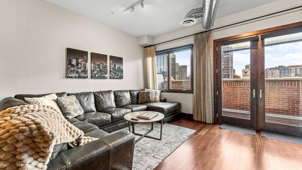 Photo of Livingroom in Ballpark