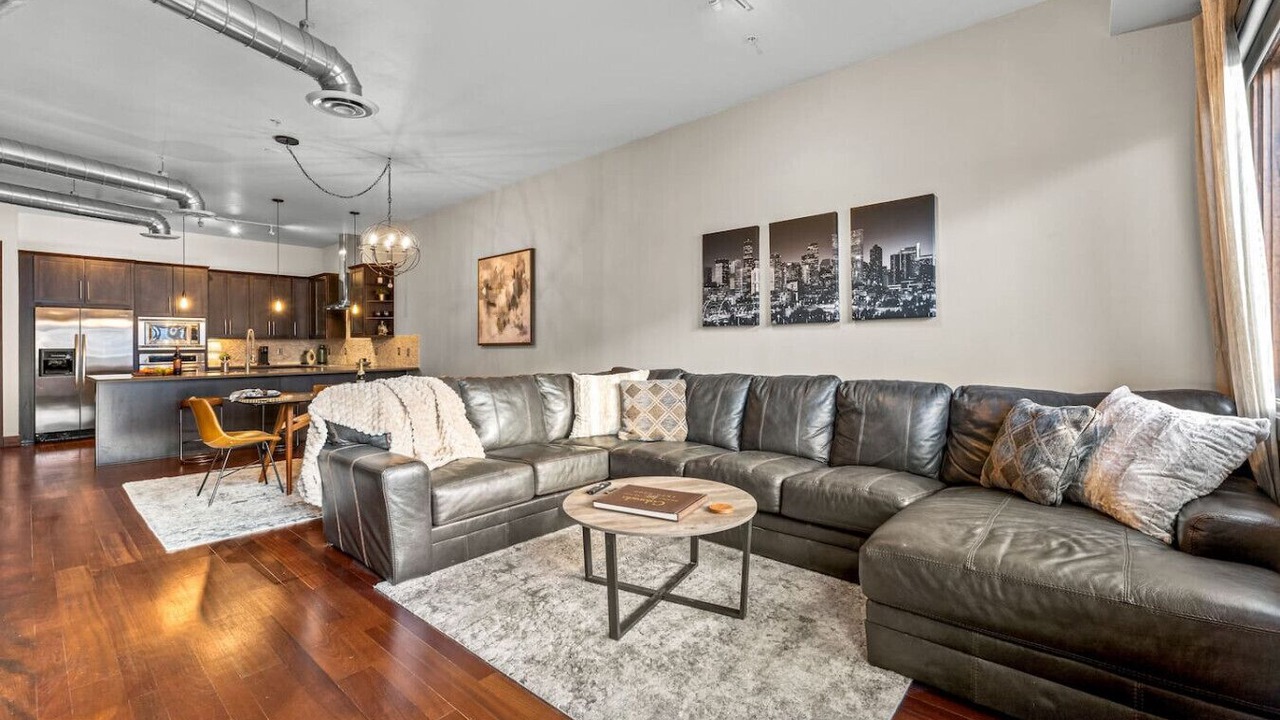 Photo of Livingroom in Ballpark