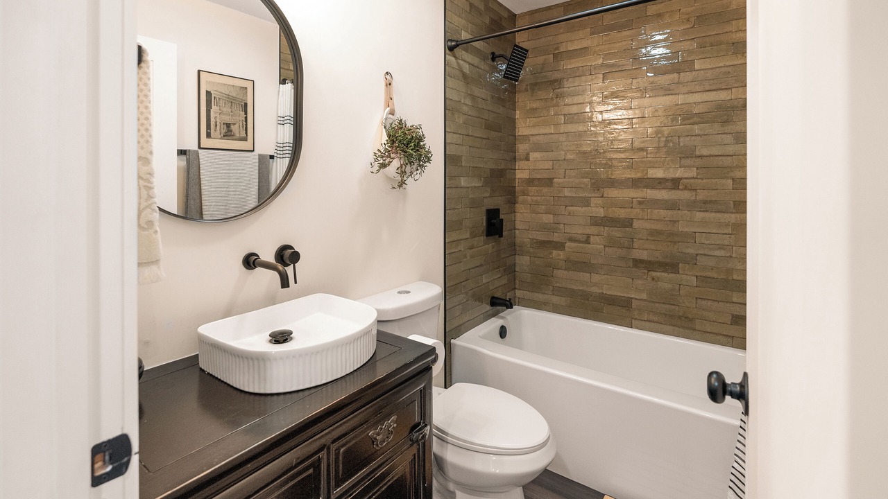 Photo of Bathroom in North Hollywood