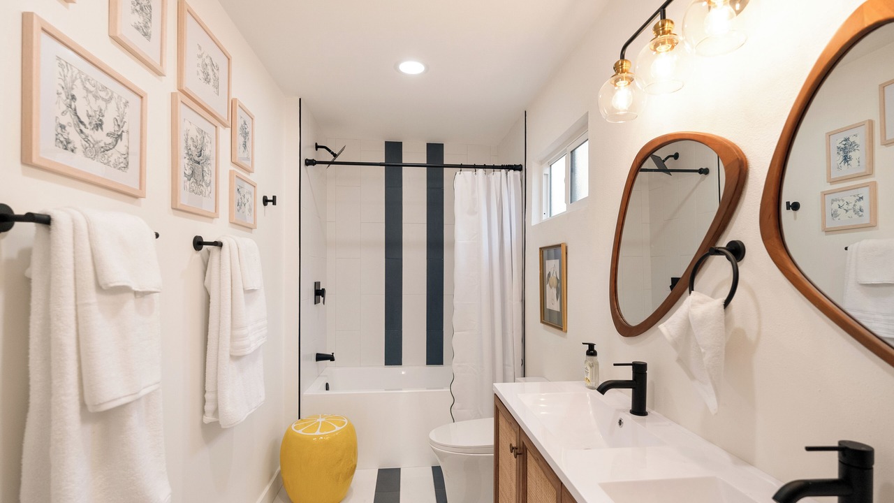 Photo of Bathroom in North Hollywood