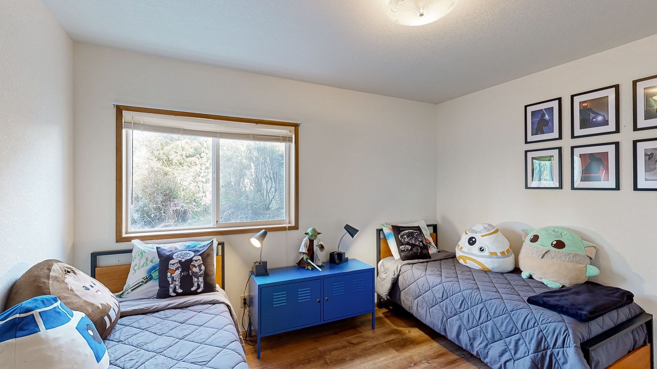 Photo of Bedroom in Reedsport