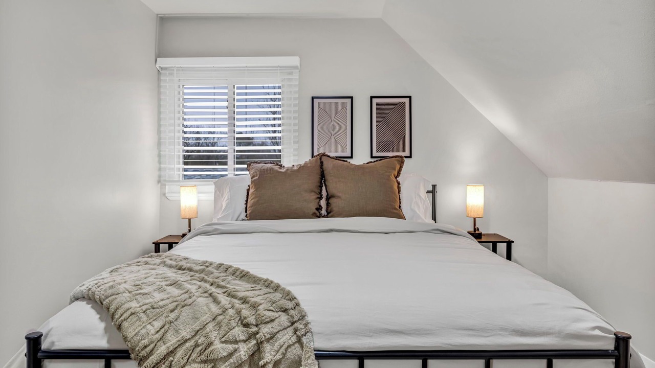 Photo of Bedroom in Berea