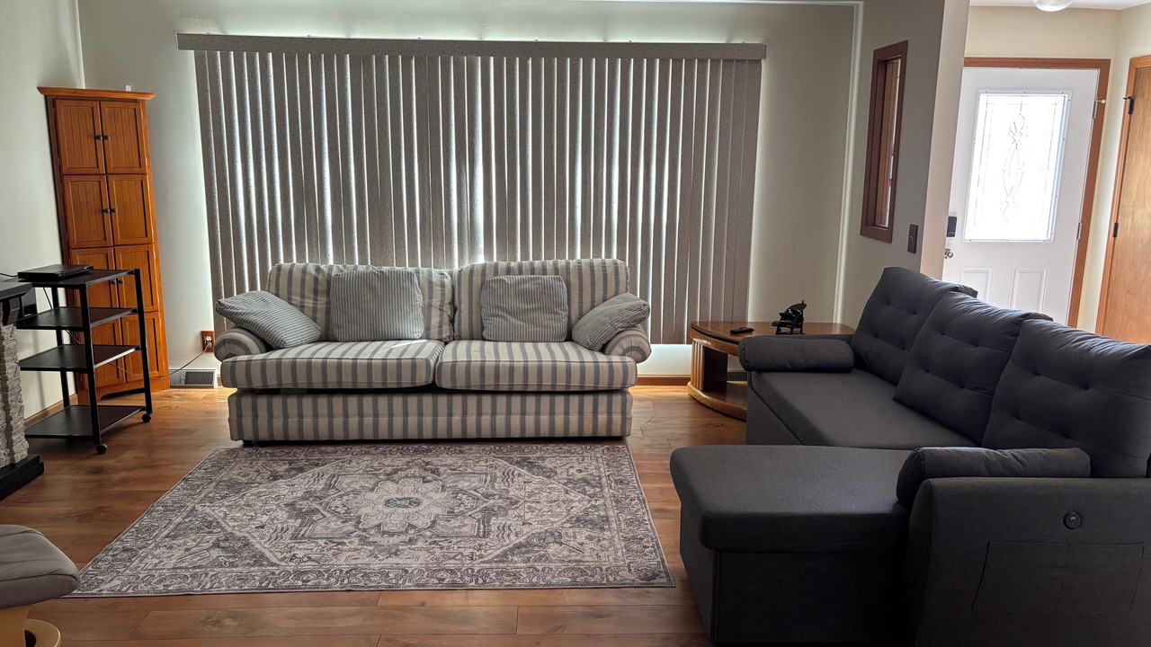 Photo of Livingroom in Frontier