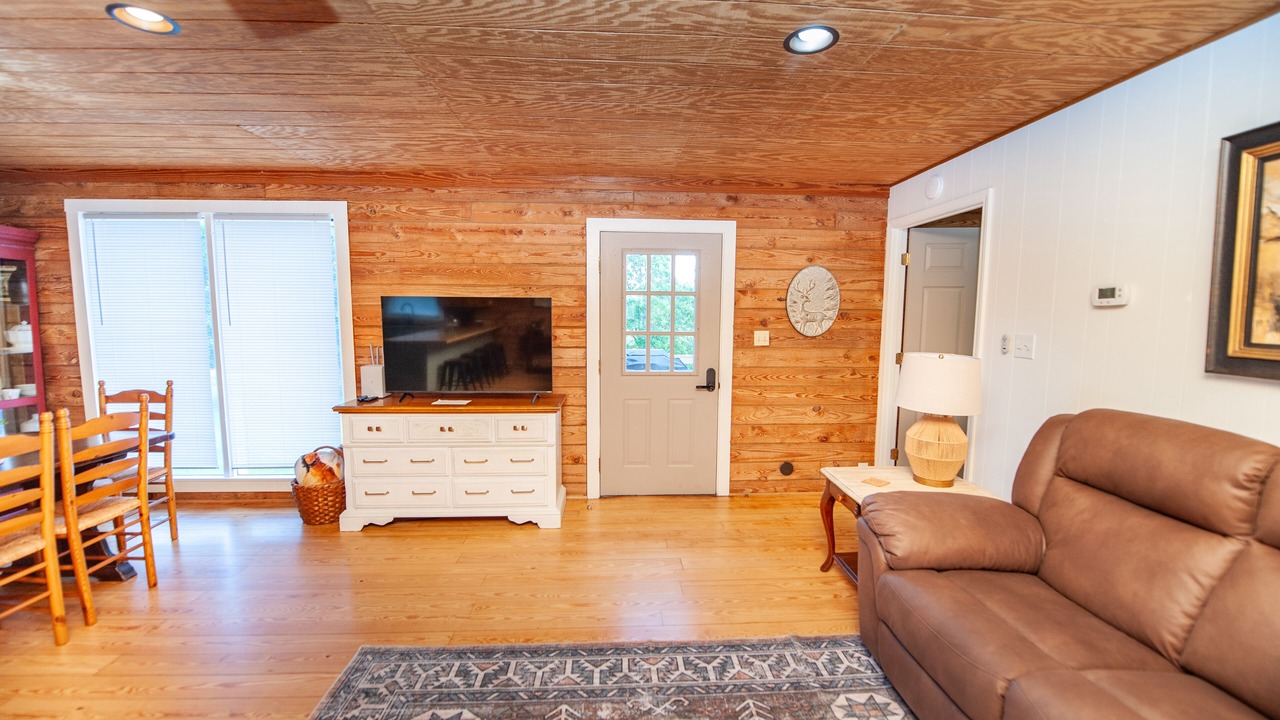 Photo of Livingroom in Inman
