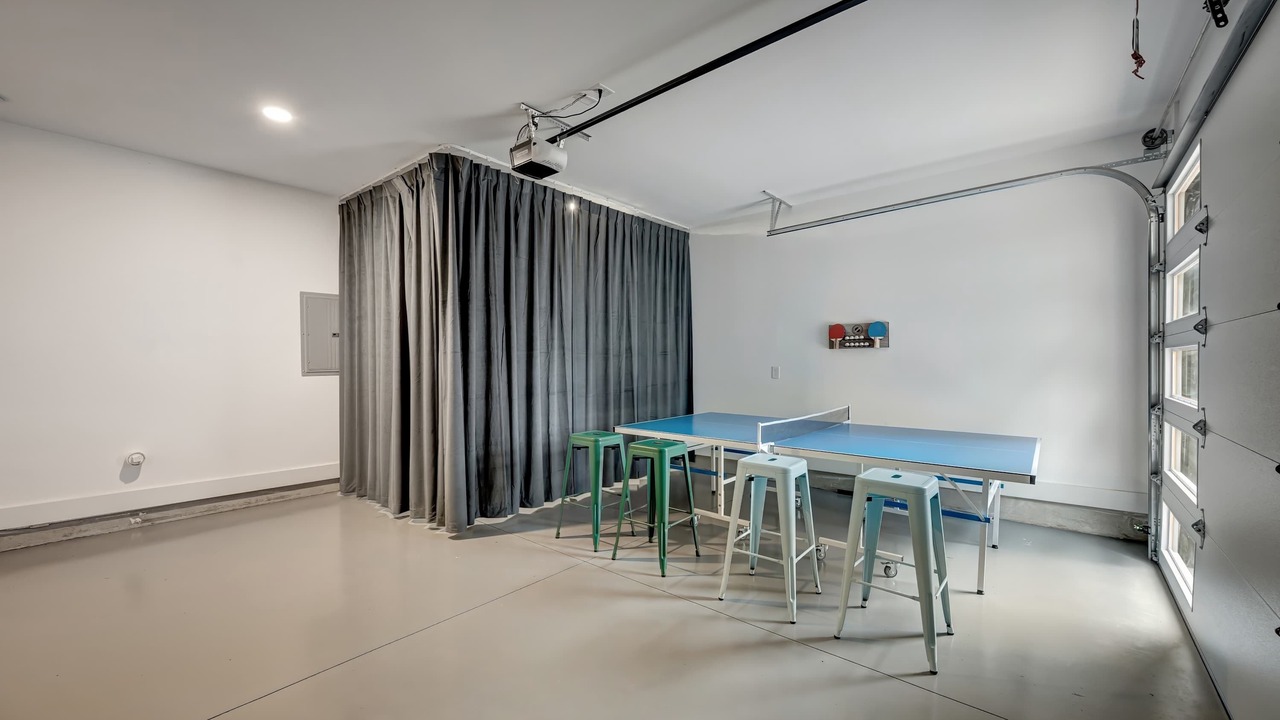 Photo of Bedroom in Hurwood Heights