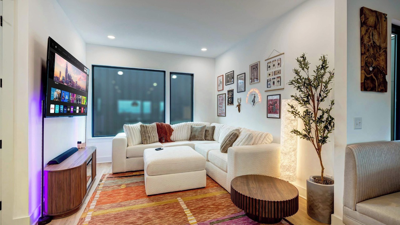 Photo of Bedroom in Hurwood Heights