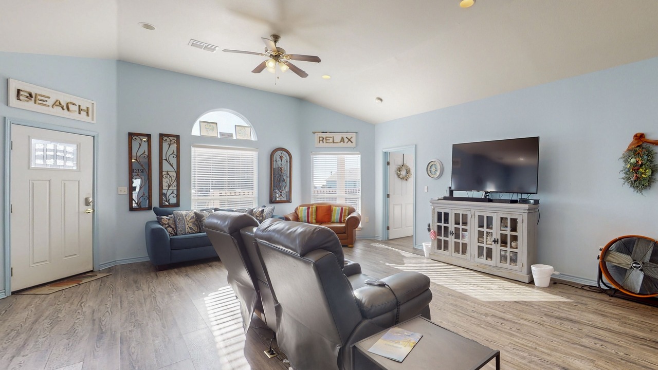Photo of Livingroom in North Beach