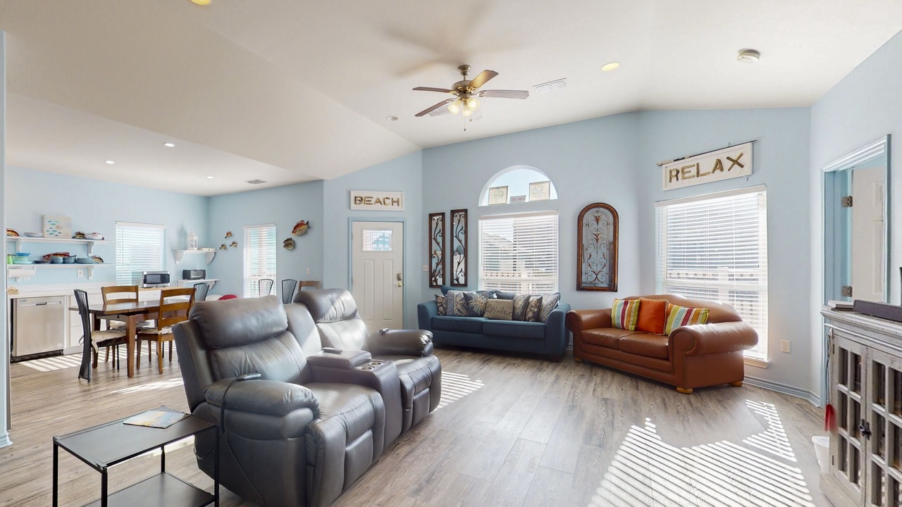 Photo of Livingroom in North Beach
