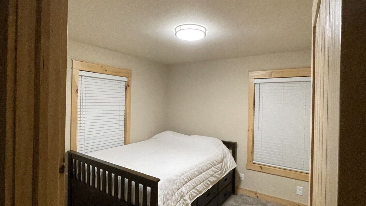 Photo of Bedroom in Garfield