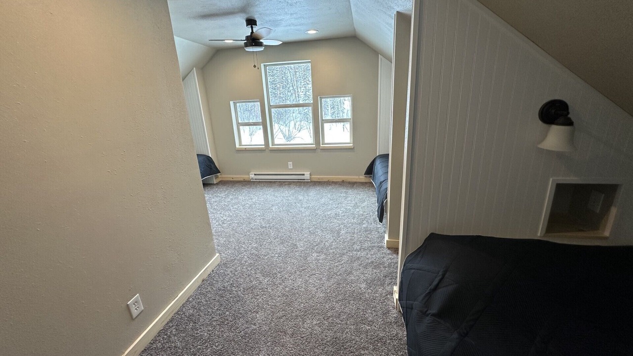 Photo of Bedroom in Garfield