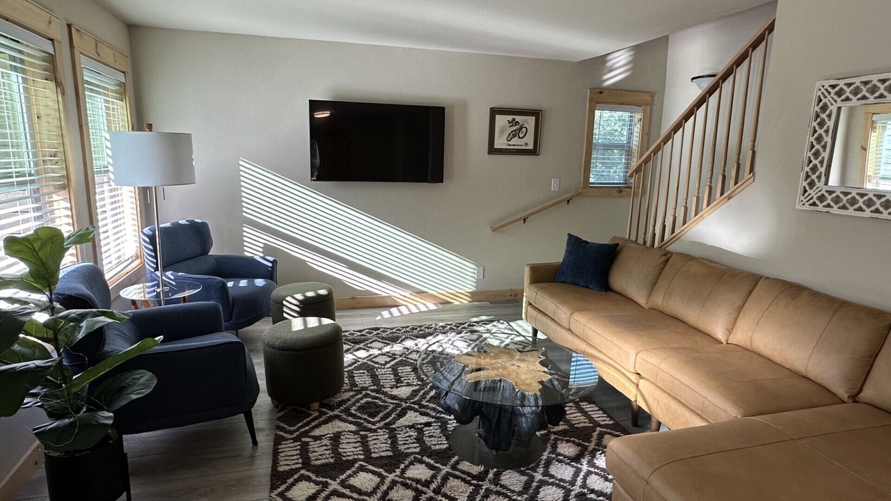 Photo of Livingroom in Garfield
