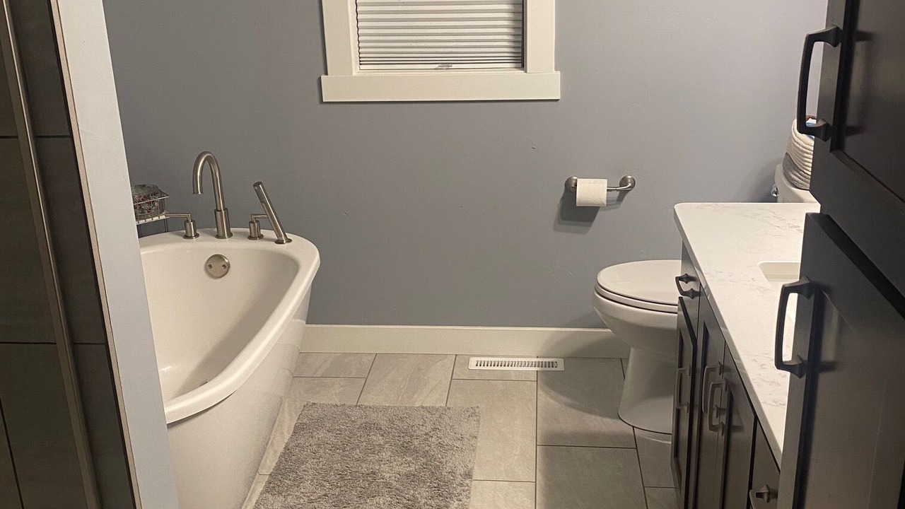 Photo of Bathroom in Manitowoc