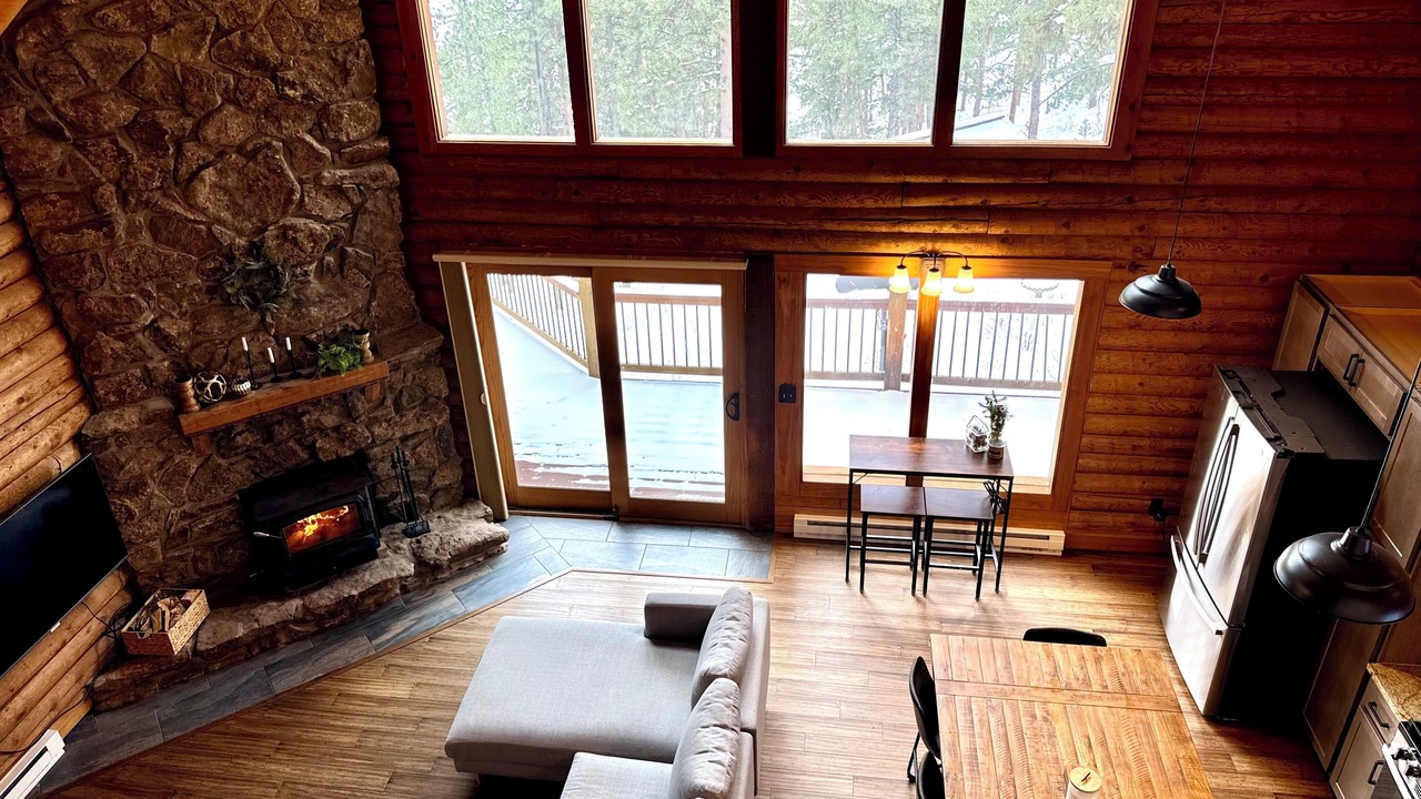 Photo of Livingroom in Evergreen