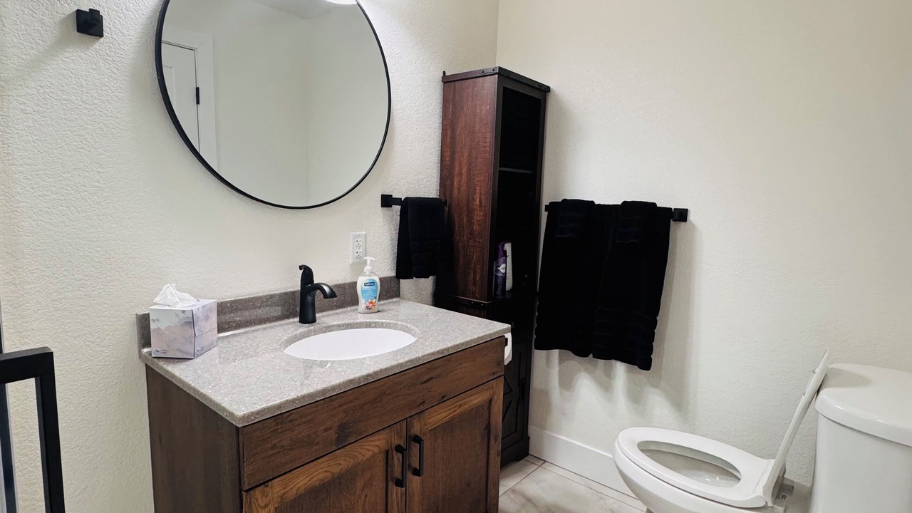 Photo of Bathroom in Lamar