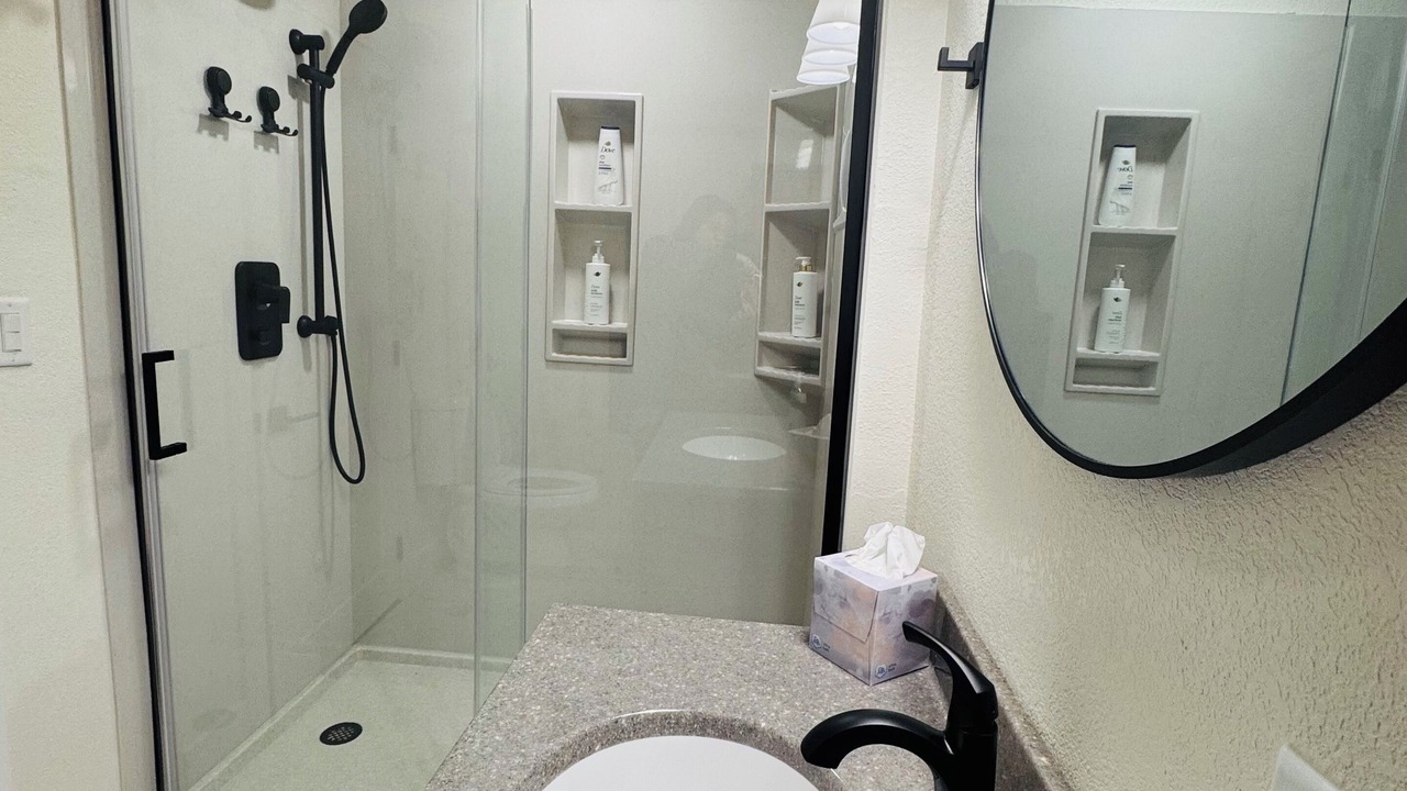Photo of Bathroom in Lamar
