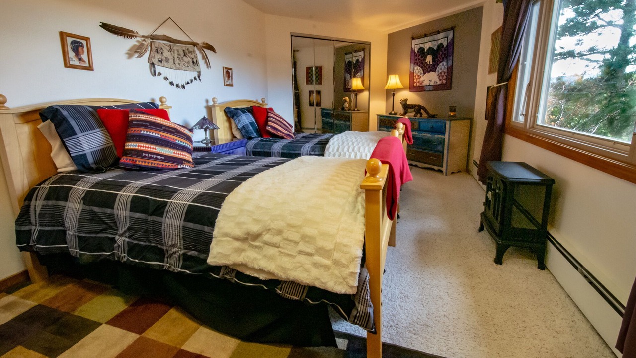 Photo of Bedroom in Evergreen Meadows