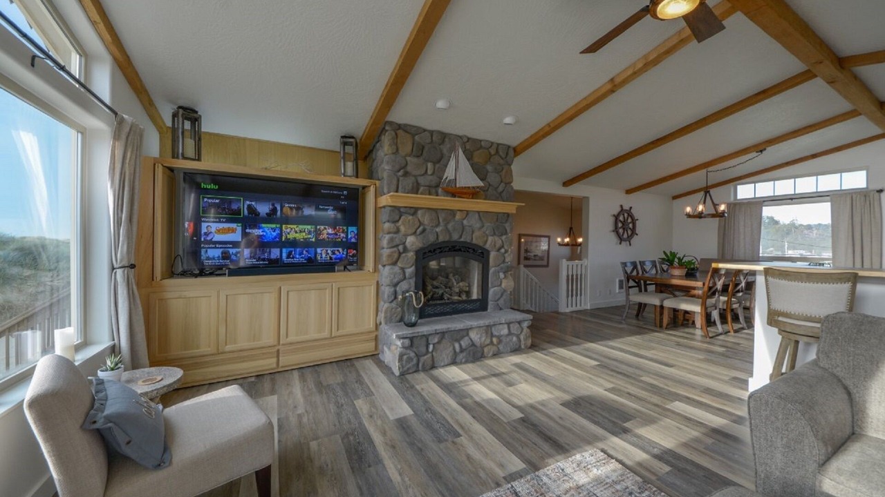 Photo of Livingroom in Bayshore